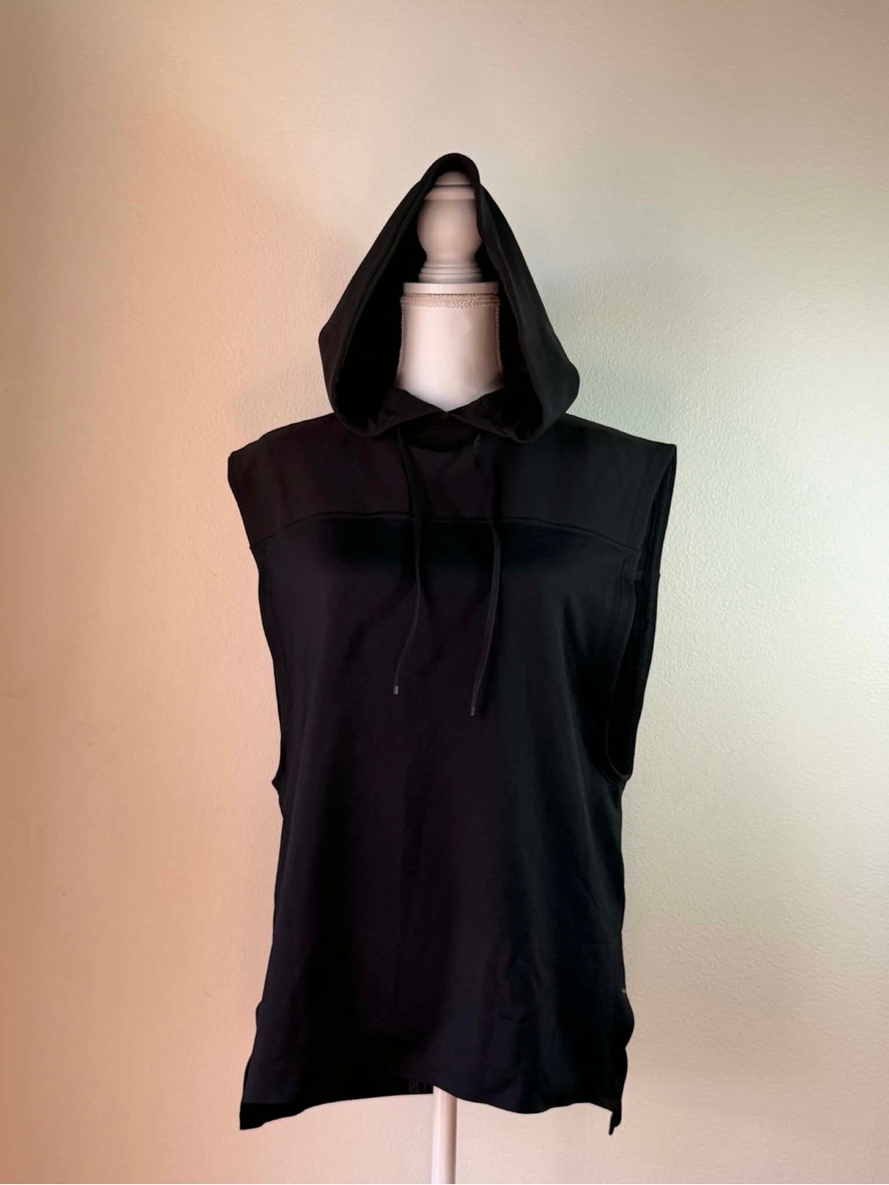 lululemon athletica Sleeveless Hooded Top - Black